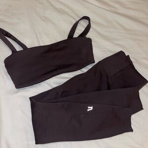 Vuori Sports Bra and Leggings Set